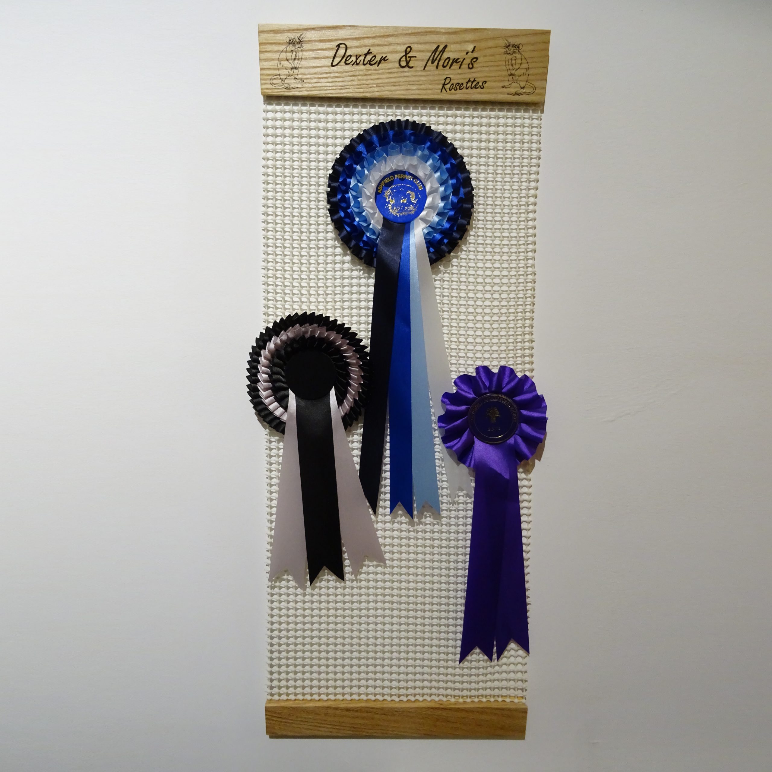 Personalised Oak Rosette Holder - Image 2