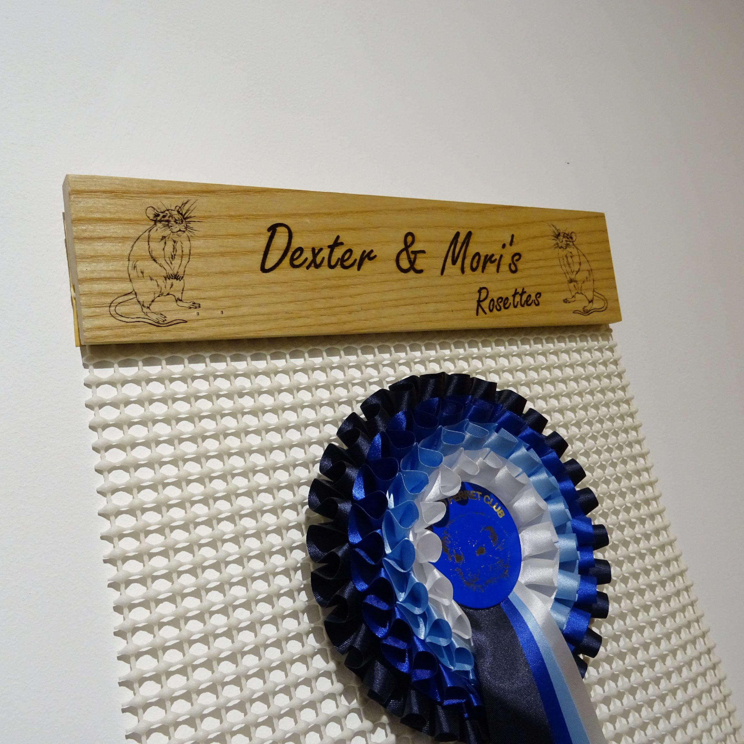 Personalised Oak Rosette Holder - Image 3